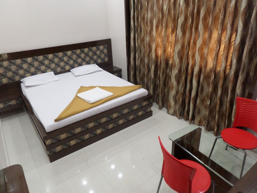 Hotel Gandharv Garden