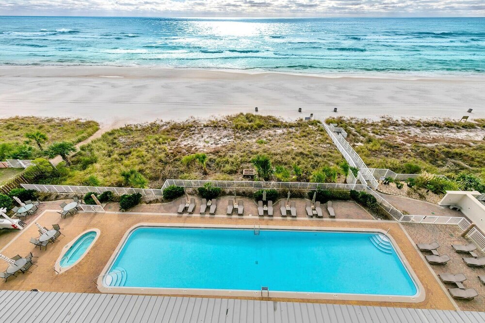 Twin Palms 702