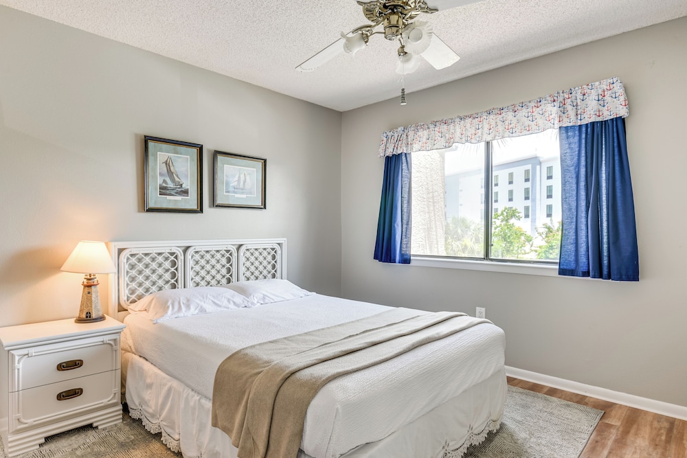 Walk to Beach: Resort Getaway in Pcb!