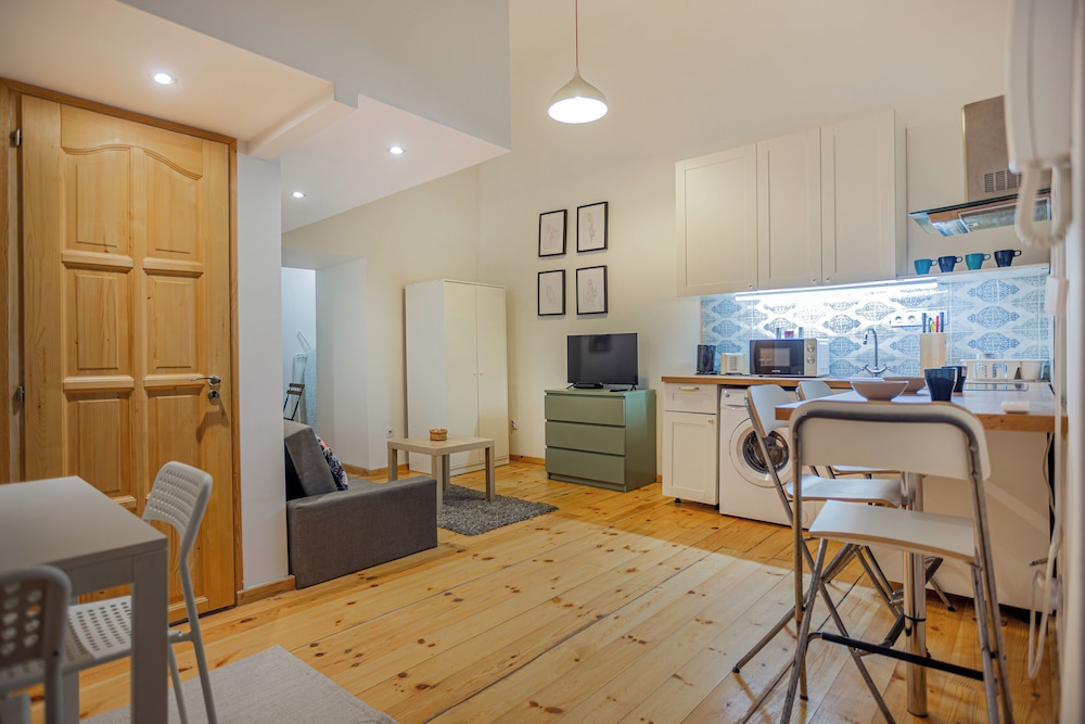 Cute gallery flat in Budapest Pearl view 4