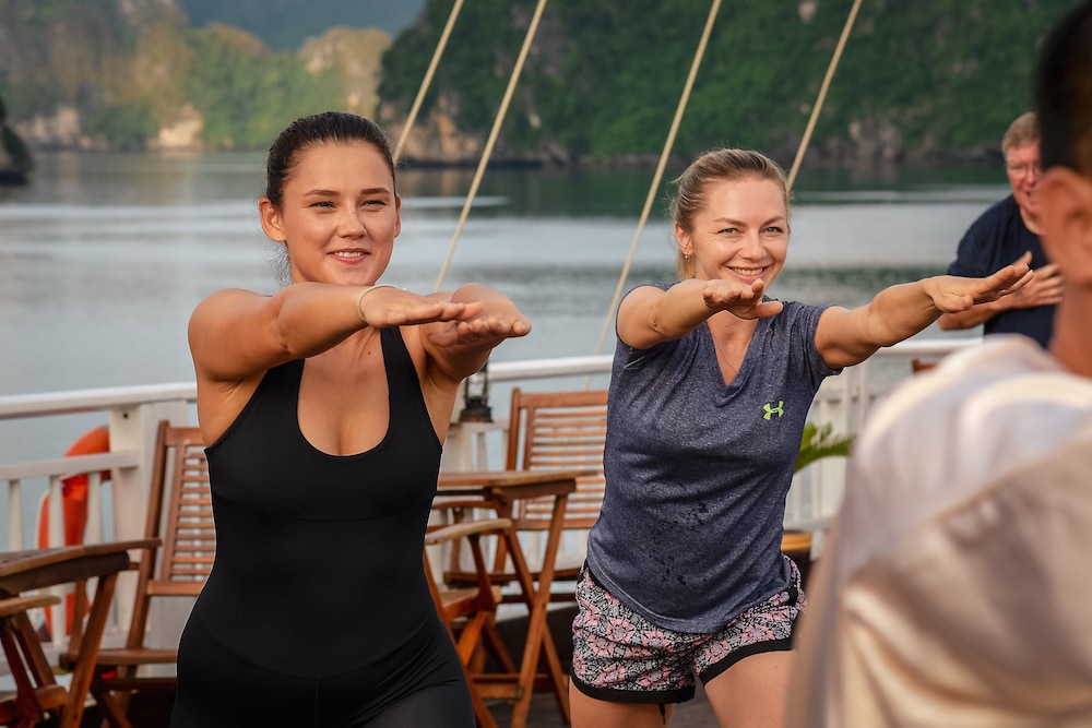 Heritage Line Violet cruise – Ha Long Bay & Lan Ha Bay