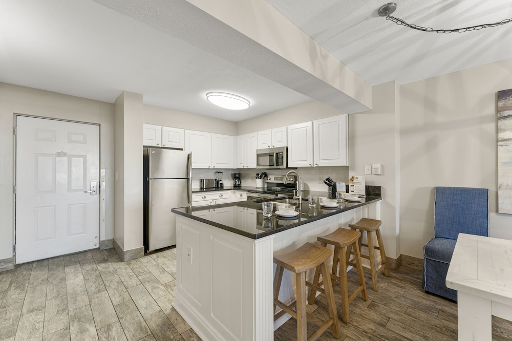 Pelican Beach Resort by Panhandle Getaways