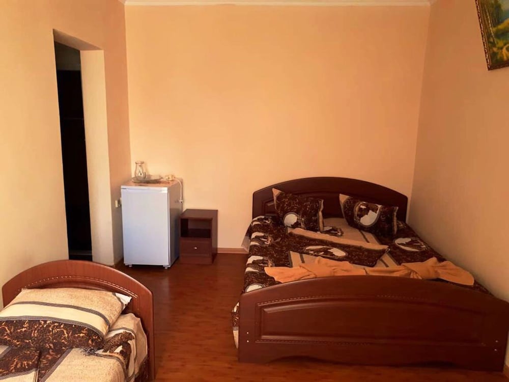 Oganes Guesthouse