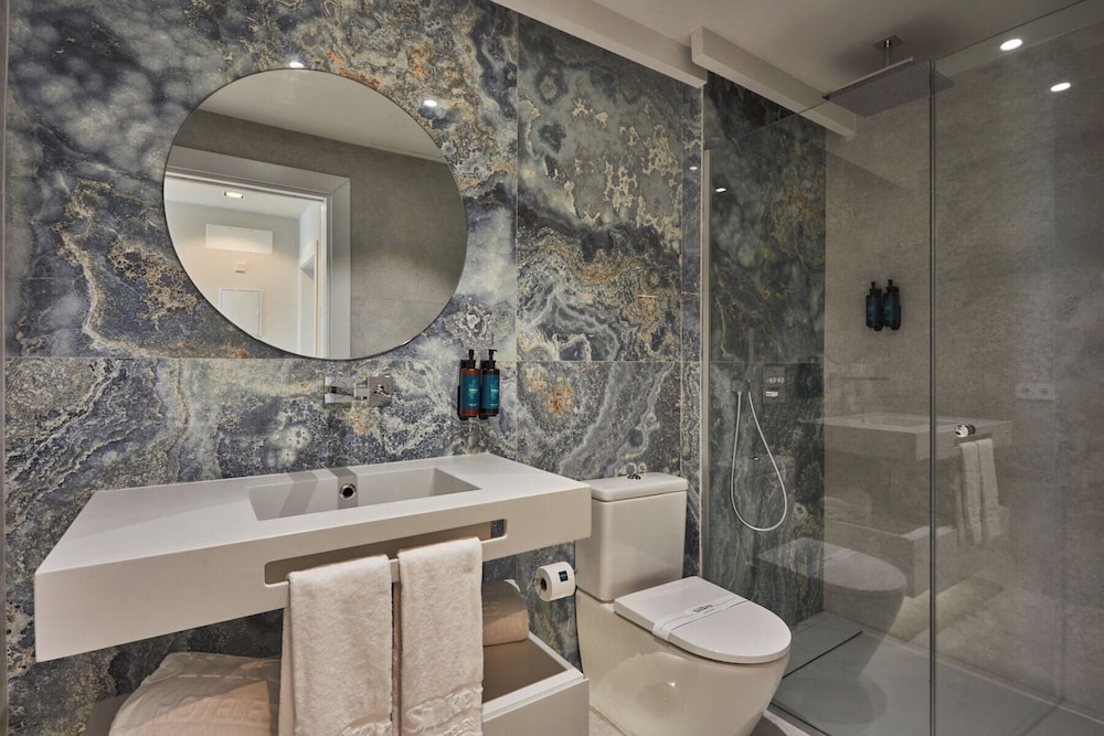 Silken Atlantis Suite – Holiday Homes