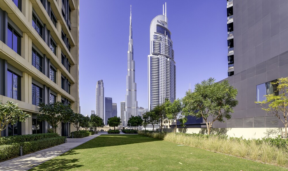 Sleek 1BR in Burj Royale with Canal View