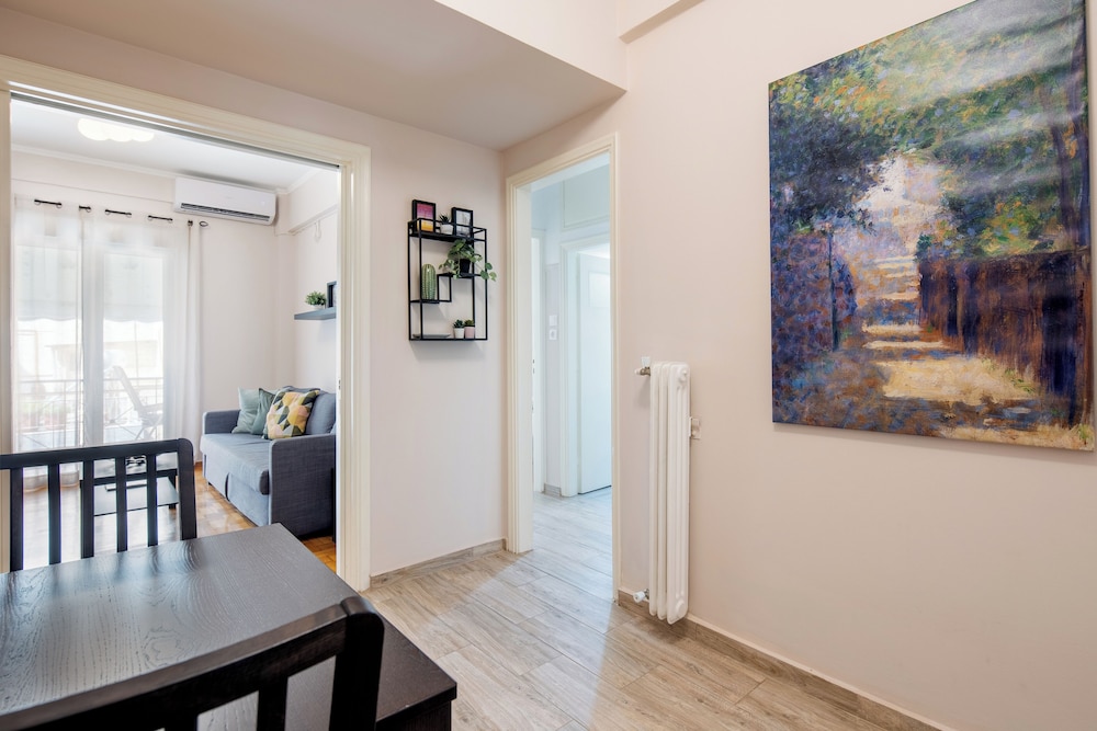 Selany's Chic Apt in the Heart of Athens