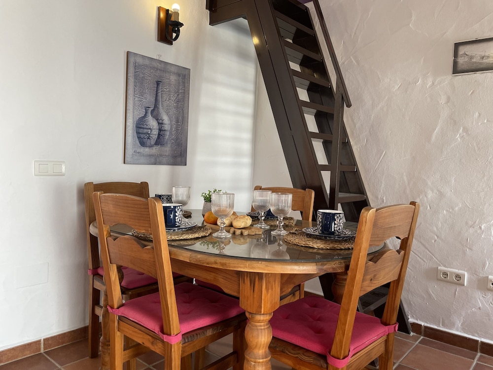 Casa Paquita con Piscina Privada en Maro By At Hom