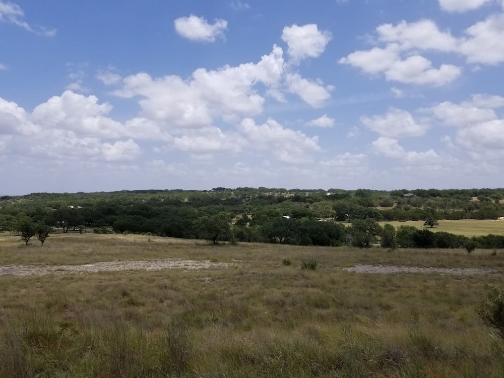Waylon In The Hill Country - Hacienda Amor