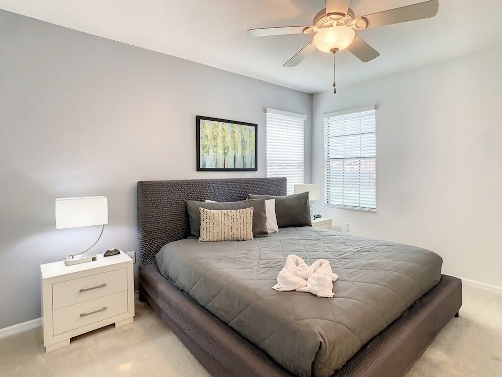 Luxury Villa W/ Private Pool, Golf Resort Amenities & Near Disney 5 Bedroom Villa