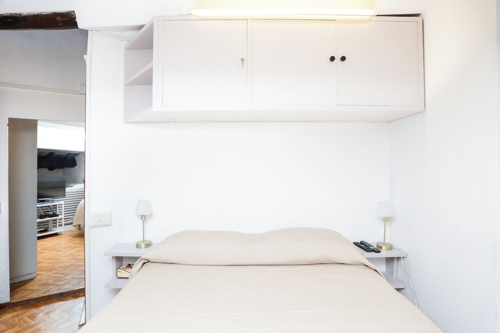 Pantheon Apartments