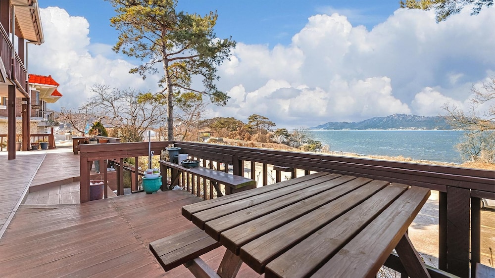 Ganghwa Badabit Pension view 4