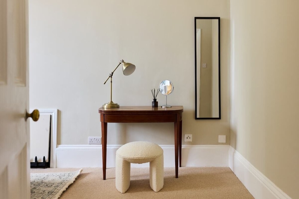 The Fulham Town House - Spacious 4BDR House with Garden