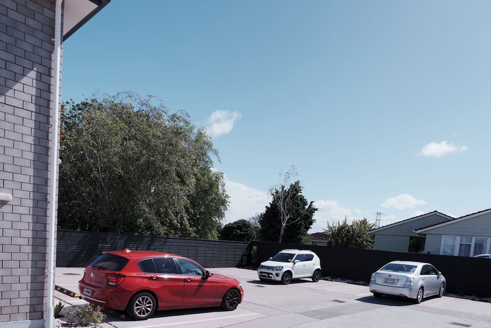 Yates Park Motel