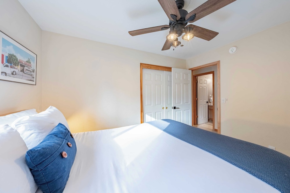 Stylish Truckee Retreat Deck, Near Lake & Skiing Moraine by Avantstay