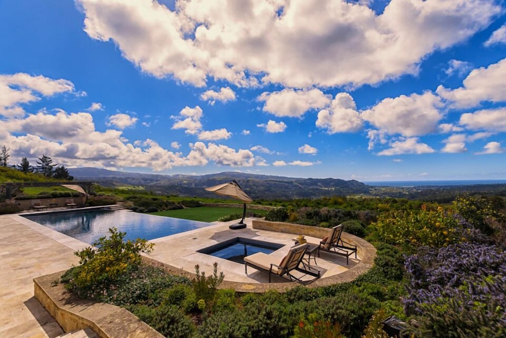 Lx1: Chateau D' Renaitre - Carmel-by-the-sea Luxury Villa: - Property Image 21