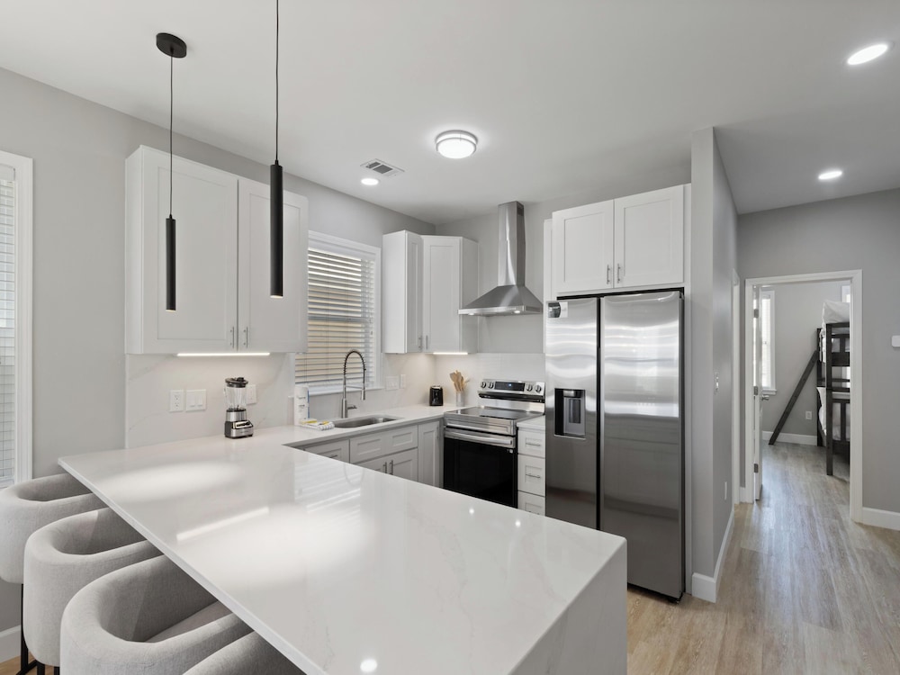 Sunset On Seabreeze by Southern Vacation Rentals
