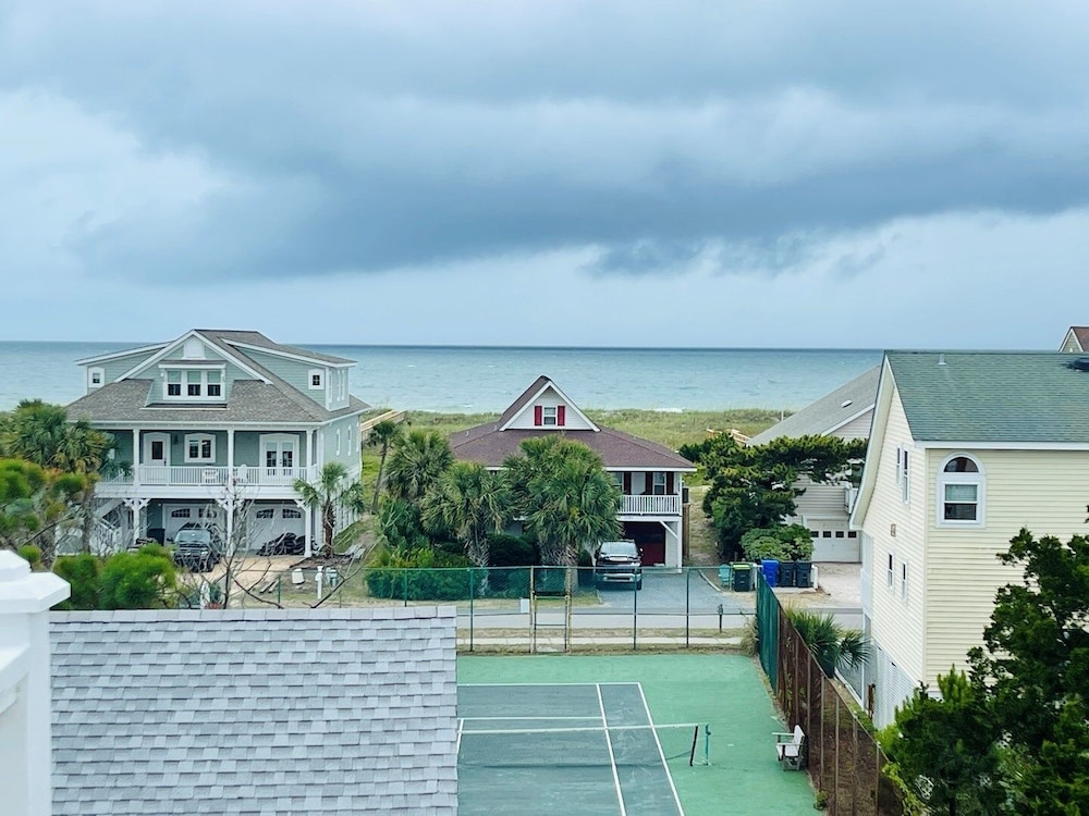 Compass Rose 4 Bedroom Home by RedAwning