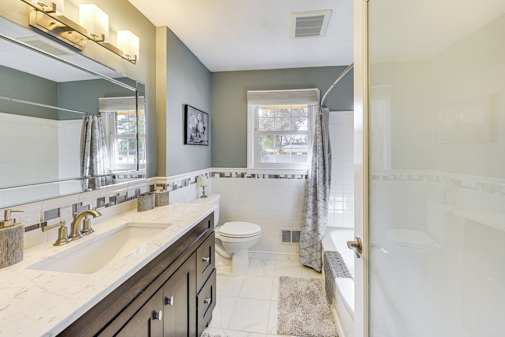Walk to Powderhouse Polo Fields: Aiken Getaway