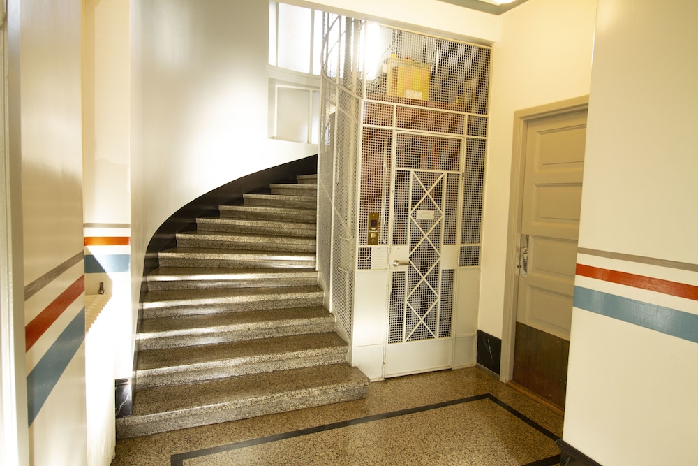 2ndhomes Stunning Top Floor Residence with 2BR & Sauna