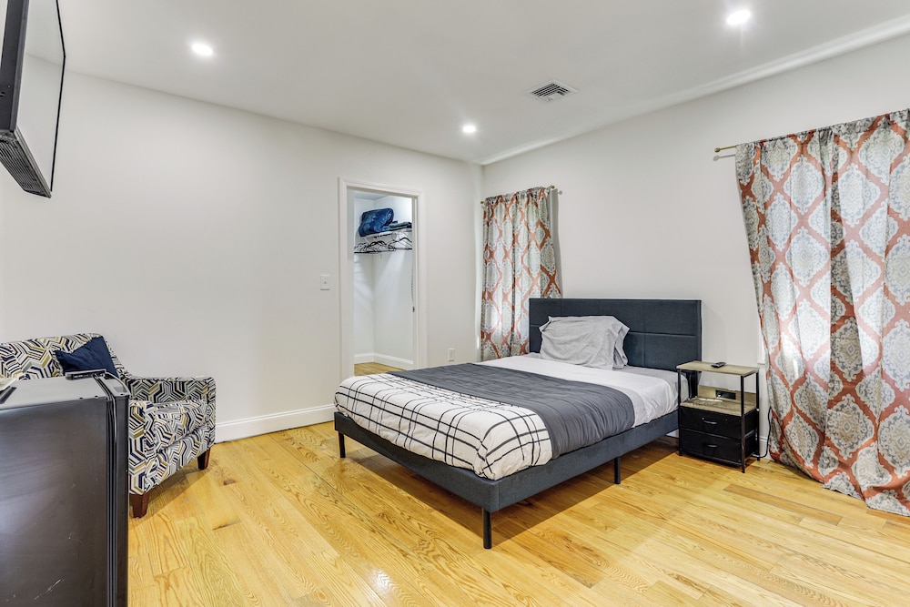 Pet-friendly Home w/ Spacious Yard in Avon!