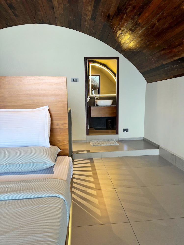 Tira Beach Resort