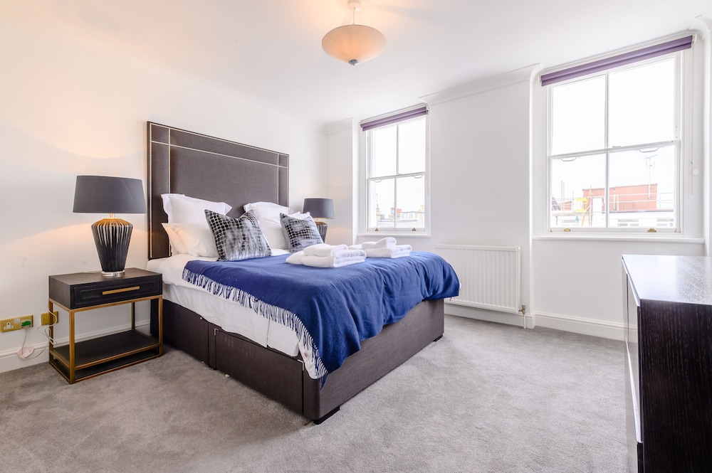 Somerset Court Apartments