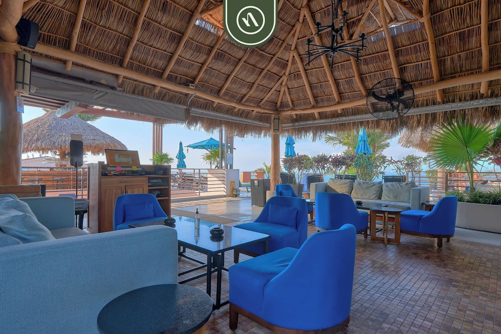1 BR Condo - Amazing Sunsets From the Roof - Pool