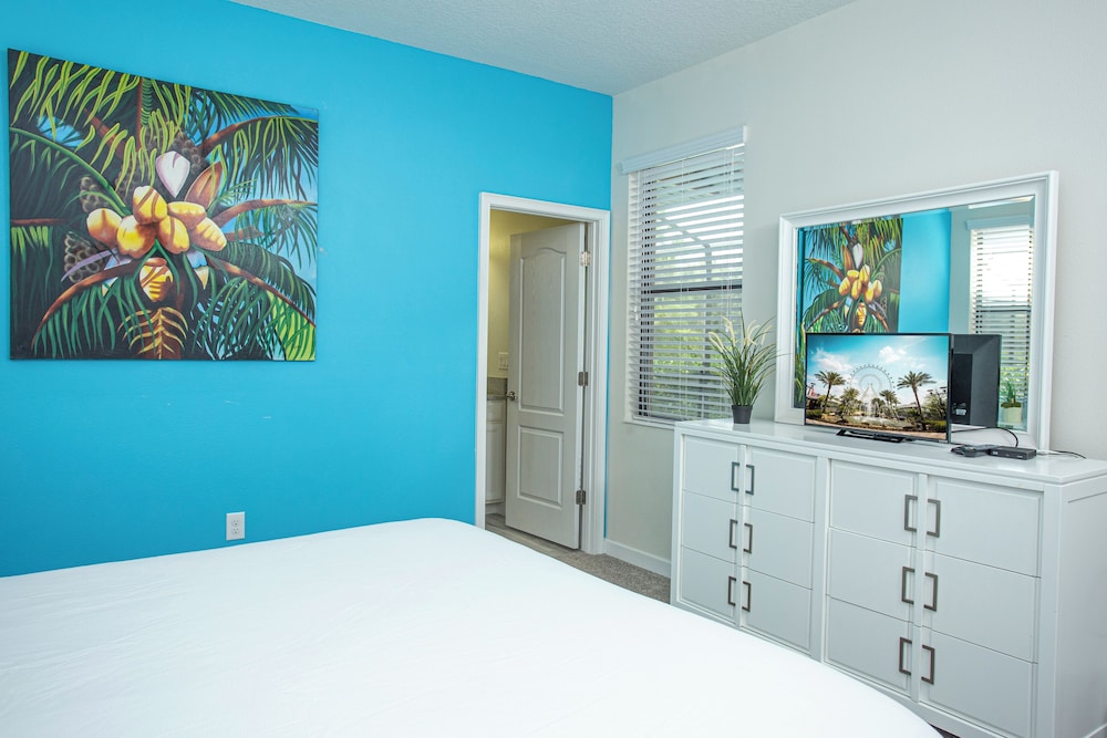 Luxury 5Bd w Jacuzzi Pool Near Disney 5528 view 4