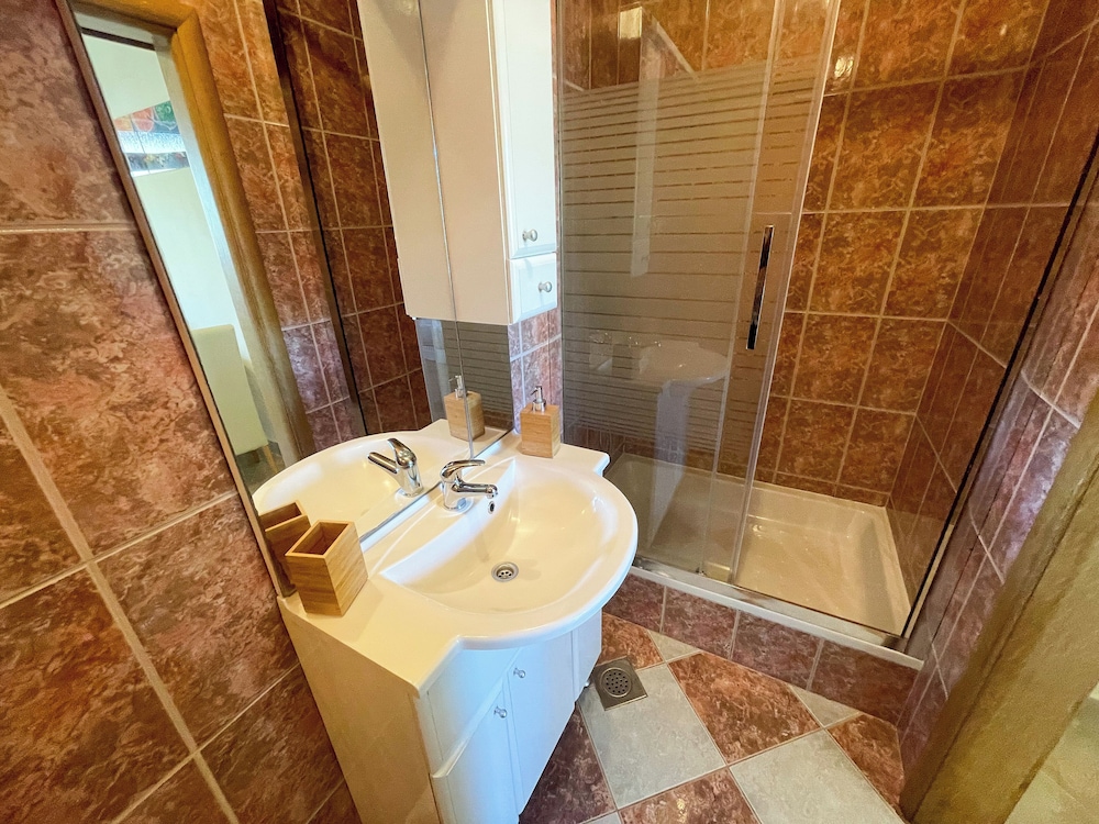 Apartment Combaj 3