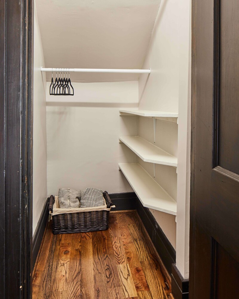 Charles on 11th - Beautifully Restored Historic Southside Home Walkable Perfect for Groups