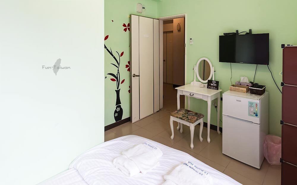 18 Private Hall
