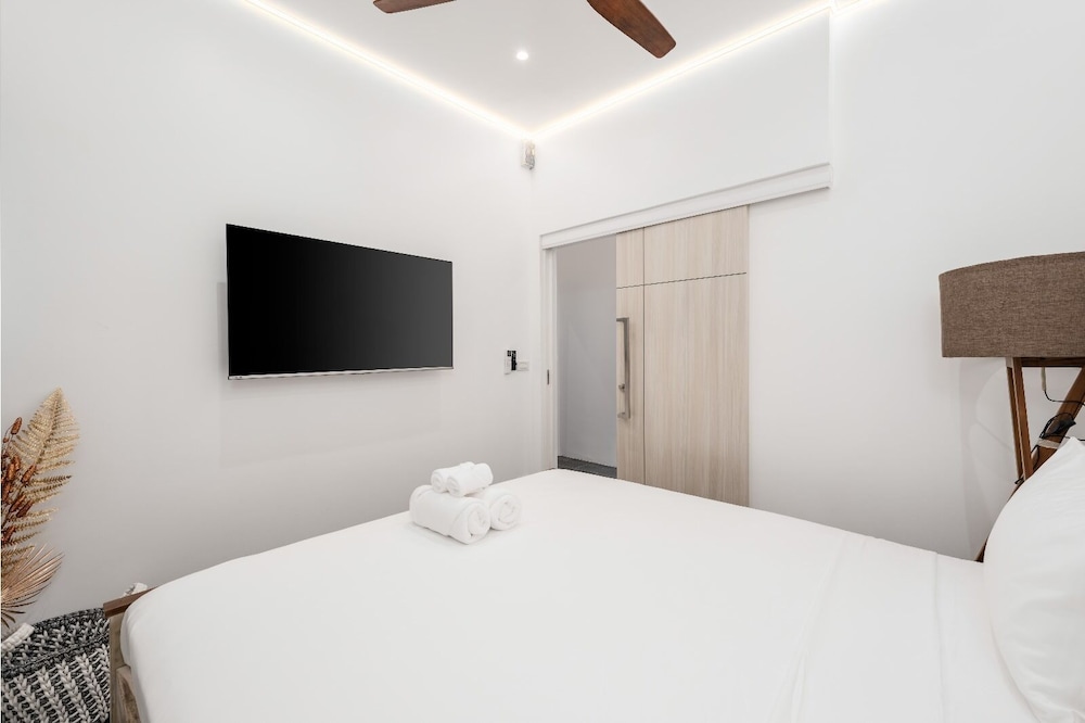 Aidan Beachfront Suites 5Bed Lamai KBR28
