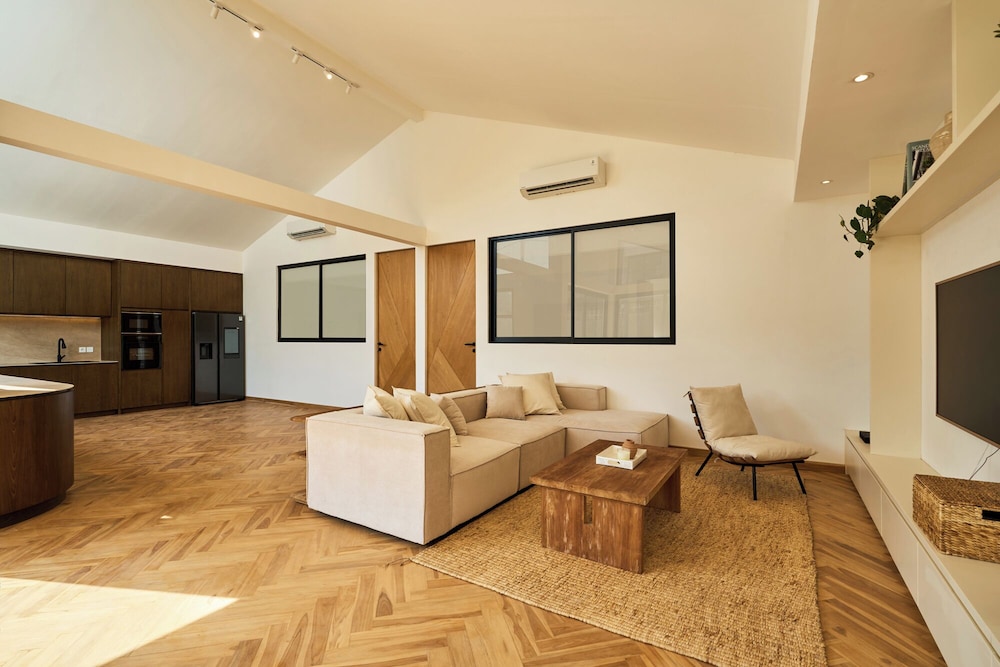 White Villa by Betterplace