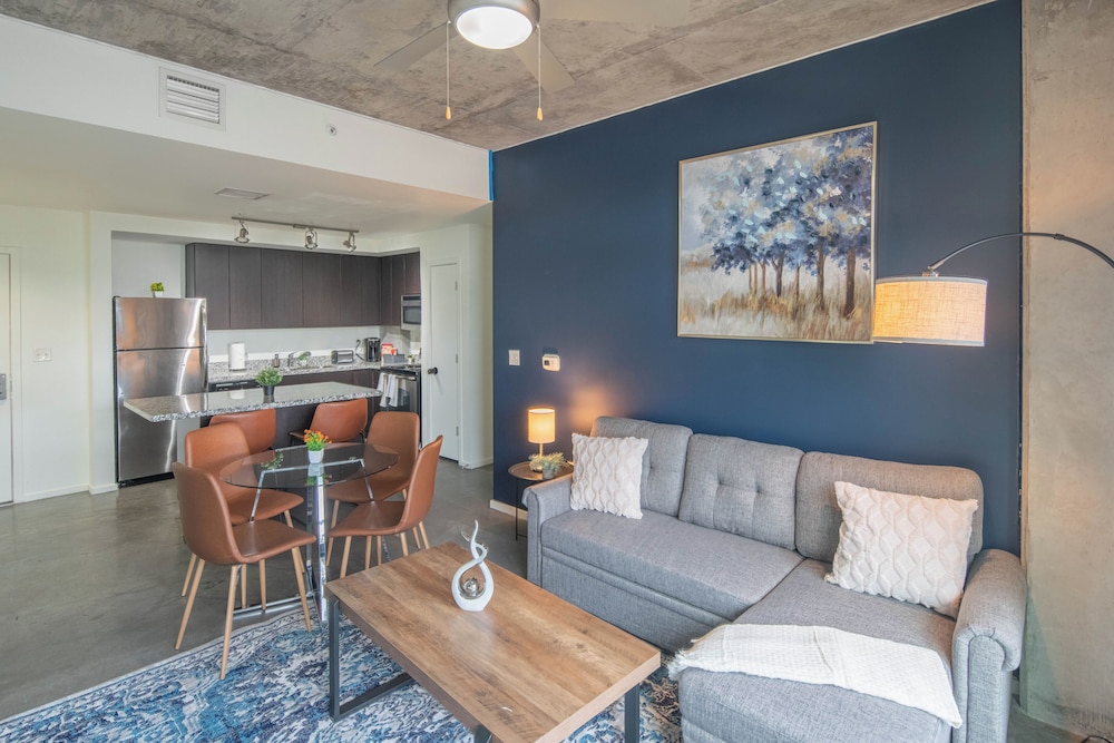 ROVE LIVING/KL - Roosevelt Point