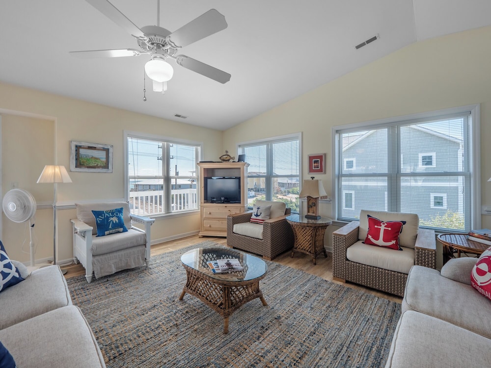 The Channel Marker by Topsail Realty