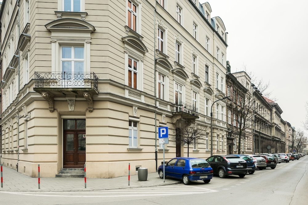 All In Apartments