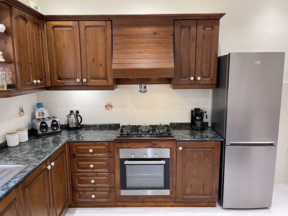 Sunrise Apt Near Beach, Wifi, Smarttv 60, Netflix view 3