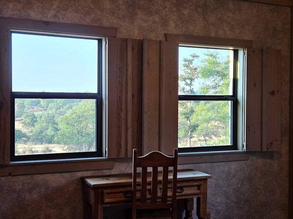 Breezy Hills Cottages