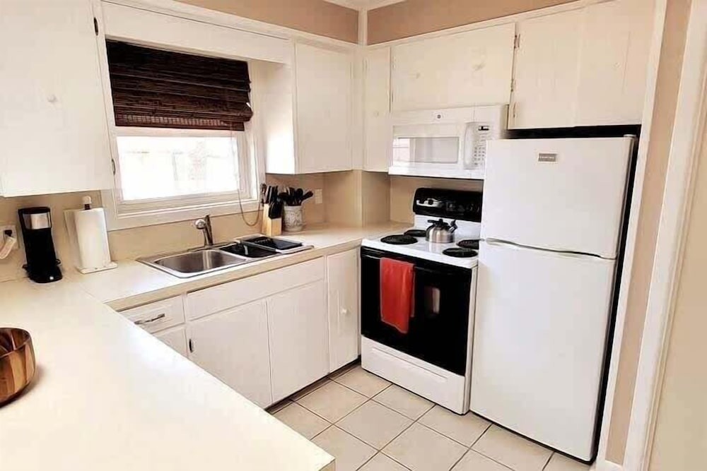 Madre Azul Bay House 3 Bedroom Home