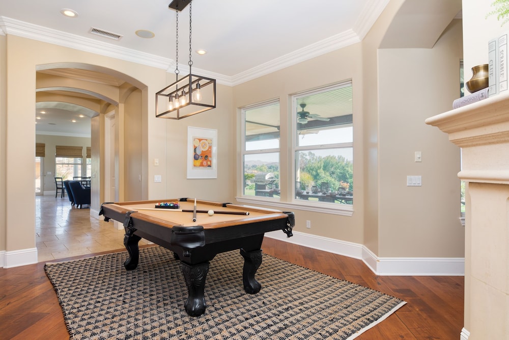 Bear Bridge by Avantstay Hilltop Haven in Temecula w Views Putting Green Hot Tub