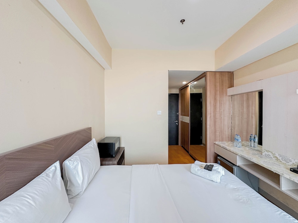 Best Price And Relaxing Studio (No Kitchen) At Tamansari Papilio Apartment