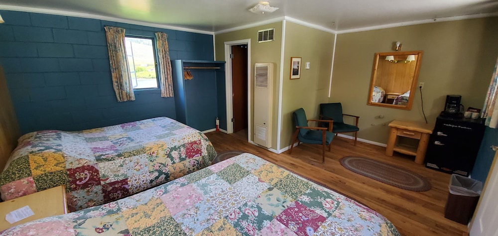 Redwood Cabins view 4