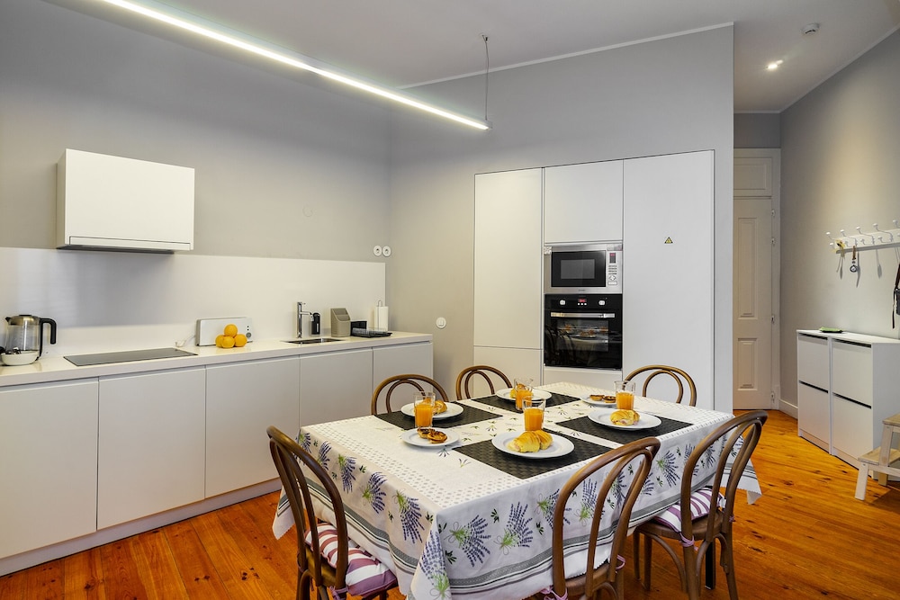 Prime Lisbon Living Great For D Nomads & R Workers