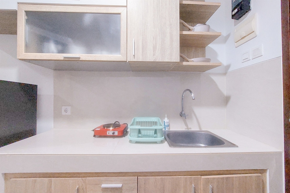 Modern and Comfy Studio Apartment Springwood Residence Tangerang