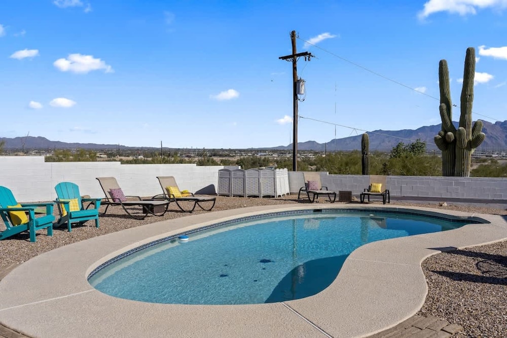Panoramic Mountain Views Heated Pool 2 Kitchens