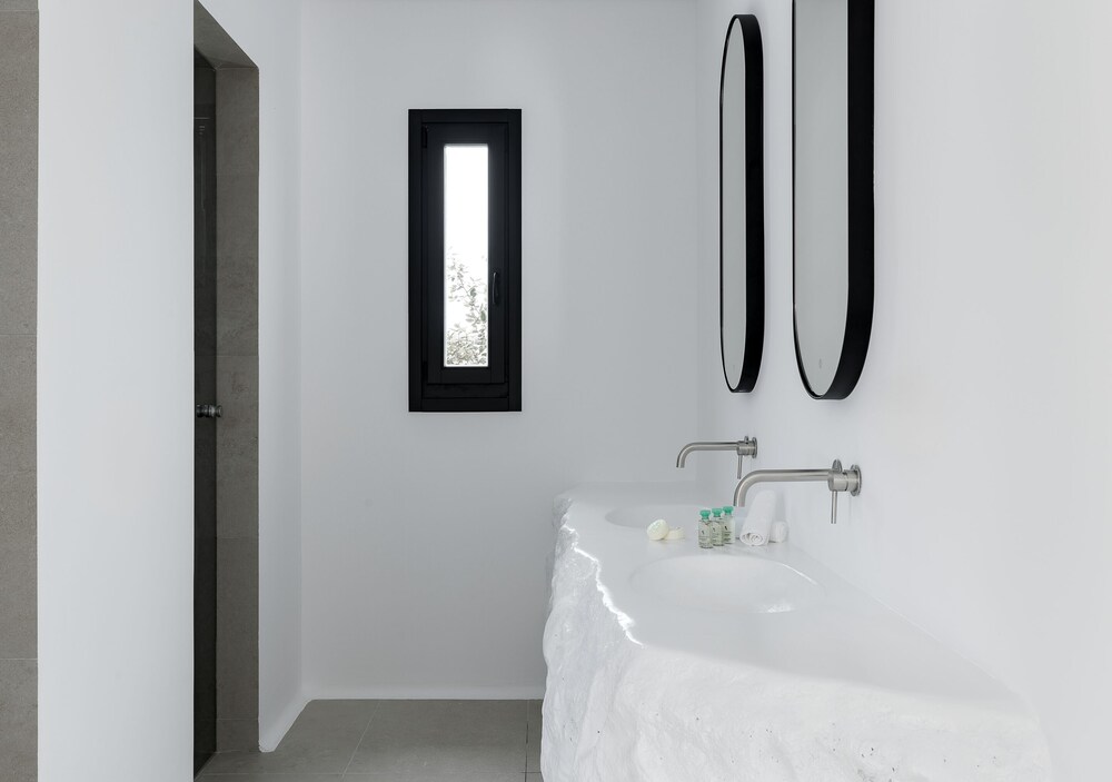 WhiteArt Suites