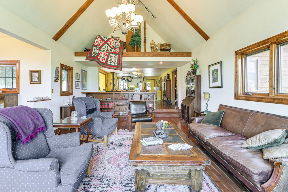 'wagon Wheel Hideaway' Near Fishing in Creede!