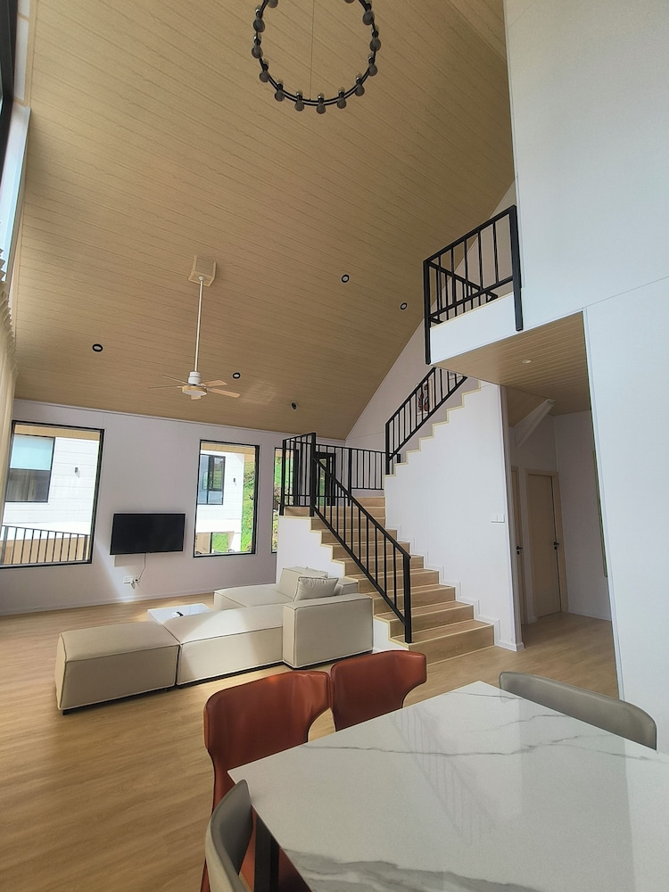 The Pampines Villa