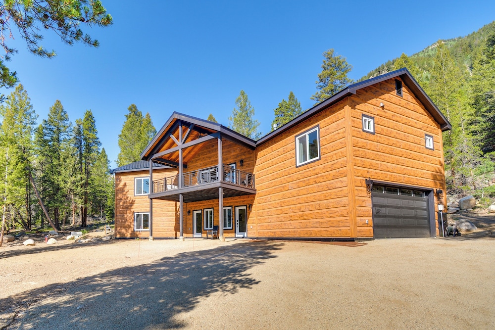 2 Mi to Lake: Stunning Twin Lakes Home w/ Deck view 2