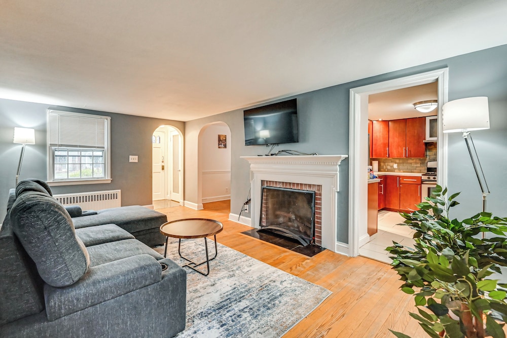 1 Mi to Connecticut River: Home w/ Large Backyard